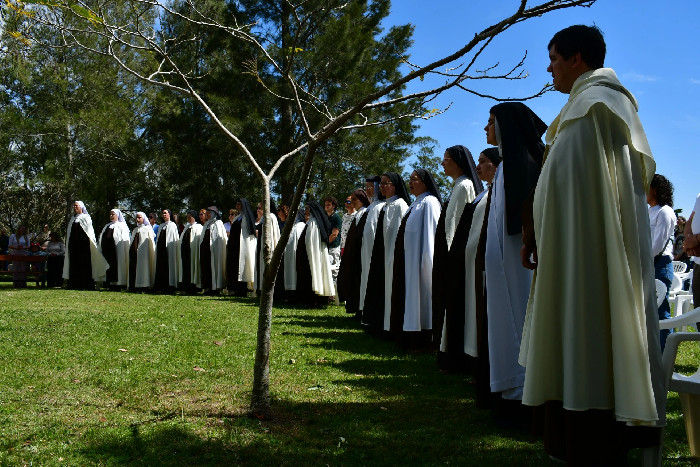LA PARTICIPACIÓN DE LAS MUJERES EN LA VIDA Y LA DIRECCIÓN DE LA IGLESIA ...